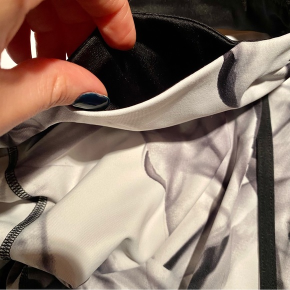 EXP Core Swirl Workout Leggings | M - Picture 7 of 9